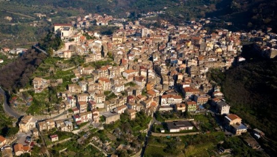 Qyteza italiane nxjerr në shitje shtëpitë për 1 Euro, ja arsyeja (Foto)
