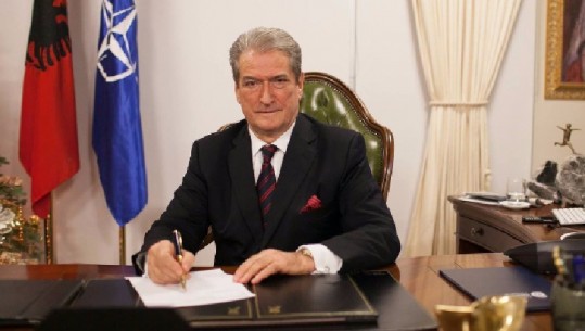 Berisha harron kur ka qeverisur, gafa e ish-kryeministrit: Kodheli, ministre e Mbrojtjes në 2011