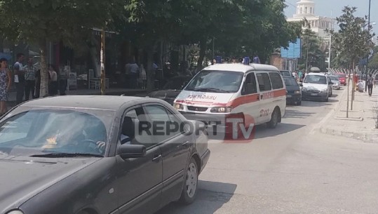 Trafiku i rënduar në Fier, shkak për bllokimin e ambulancave në rrugë (VIDEO)