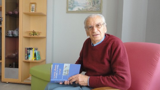 Dr. Ali Sula, mjeku 95-vjeçar që publikon historinë e Durrësit