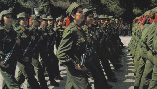 Foto për të mos u humbur/ Ushtria e Enver Hoxhës që thoshte se do të mundte Amerikën