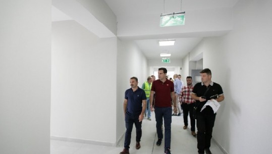 Ishte caktuar të bëhej pallat, Veliaj inspekton shkollën ‘Kosova’: U prish në mënyrë të paprecedentë