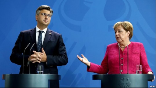 Korrigjimi i kufijve Kosovë-Serbi/ Angela Merkel sërish kundër: Marrëveshja do kishte pasoja për rajonin