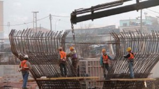 Shqiptarët i bëjnë paratë llaç e tulla, numri i lejeve për ndërtime të reja në Tiranë rritet me 6%