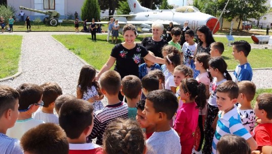 Ndihma për fëmijët jetimë, Xhaçka: Ushtarakët tanë me kuletë të vogël, por me zemër të madhe