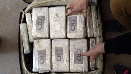 VIDEO/U arrestuan me 1 ton kokainë në Spanjë, sekuestrohen 5 mln euro pasuri e 2 bosëve nga Laçi dhe Lezha (Detajet)