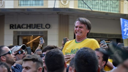 Sulmohet me thikë kandidati për President, simpatizantët e quajnë “Trumpi Brazilian”