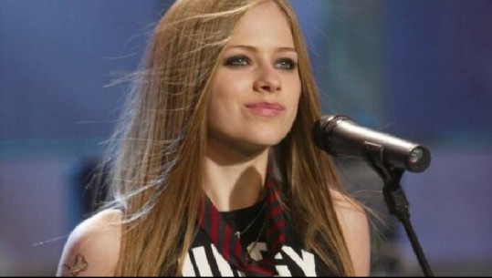 Vuante nga sëmundja e rëndë, Avril Lavigne i kthehet muzikës pas 5 vitesh mungesë