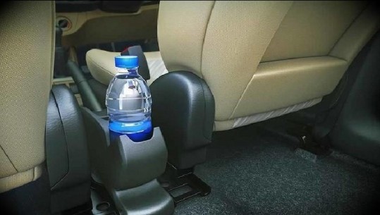 Mos mbani më kurrë shishe uji në makinë, ju kanoset një rrezik i madh