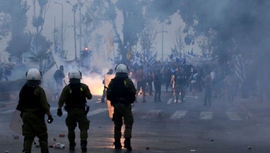 Rritja e taksave dhe emri i Maqedonisë, protesta të dhunshme në Greqi (VIDEO-FOTO)