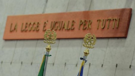 Itali/ Dhunuan 2 të mitur bolonjezë, dënohen me burg 3 të rinj shqiptarë 