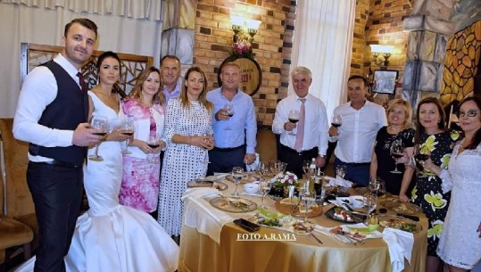 Deputeti socialist i jep fund beqarisë, ministrat dhe deputetët e rëndësishëm që morën pjesë në dasmë (Foto)