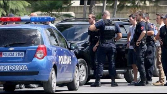 Policia aksion për sekuestrimin e armëve në disa qytete, në pranga tre persona (EMRAT)