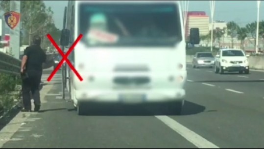 Policia ushtron kontrolle në autostradën Tiranë-Durrës, dënohen 36 mjete të transportit publik (VIDEO)