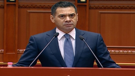 ‘Lojërat e Fatit’ zbresin në Kuvend, Ahmetaj: Ja pse duhet rrëzuar dekreti i Presidentit