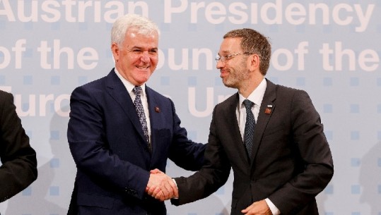 Ministri Xhafaj në Austri: Sfidë mbeten emigracioni i paligjshëm, kriminaliteti dhe terrorizmi