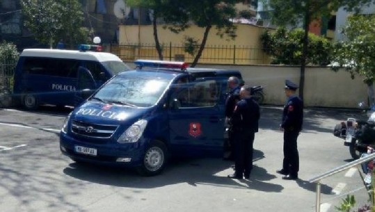 Shpërndanin drogë në qytet, arrestohen 3 persona në Berat (EMRAT)