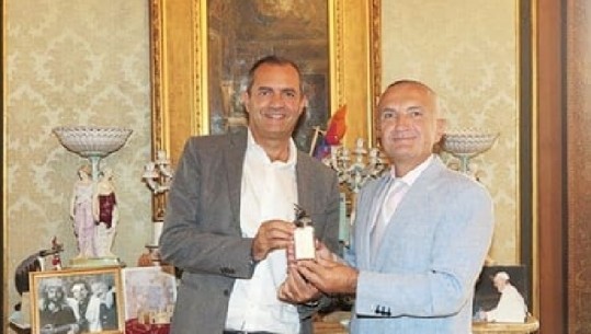 Meta takon kryebashkiakun e Napolit: Miqësi ndër shekuj, që nga koha e Skënderbeut