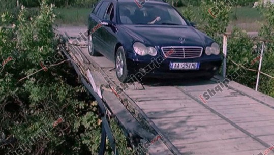 Amortizimi i urës në Troshan të Lezhës rrezikon jetën e banorëve: Dërrasat janë kalbur (VIDEO)