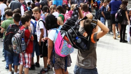 Emigracioni dhe ulja e lindjeve, në shkollat 9-vjeçare 260 mijë nxënës më pak se në 1991