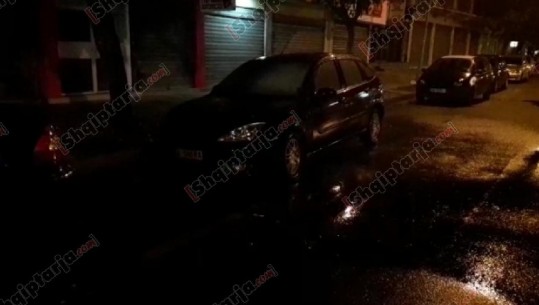 Digjet një makinë gjatë natës në Shkodër, dyshime për zjarrvënie të qëllimshme/ Pronarja e mjetit: Nuk kam konflikte