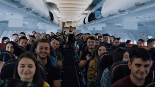 “Air Albania” fluturon me muzikë tradicionale, Rama poston videon me studentët e ekselencës