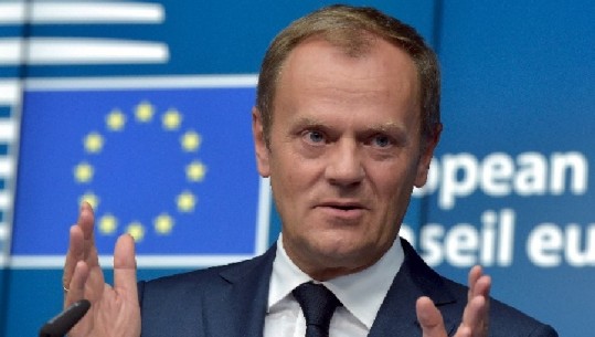 Tusk: Nevojitet një samit i jashtëzakonshëm për Brexit