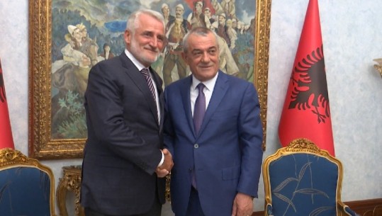 Ruçi takim me Menduh Thaçin: Shqipëria inkurajon kohezionin e faktorit politik shqiptar