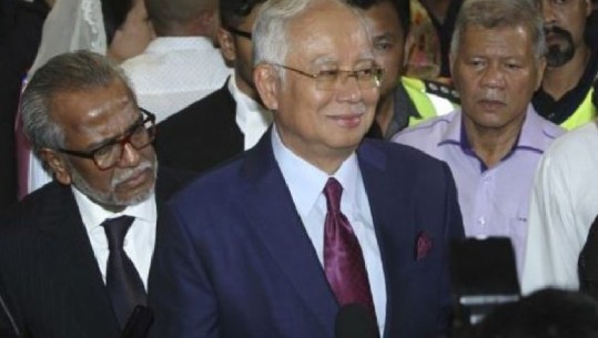 Ish-kryeministri malajzian po përballet me një lumë akuzash, pastrim parash dhe shpërdorim pushteti