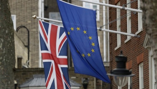 Brexit/ Ministri britanik Grayling: BE duhet të bëjë kompromis, ose s’ka marrëveshje