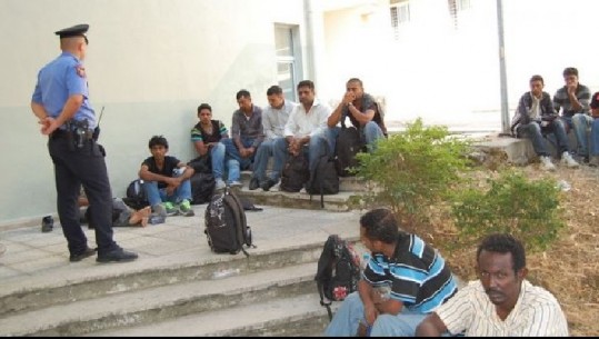 Kapen 50 emigrantë të paligjshëm në Kapshticë, mes tyre edhe gra e fëmijë