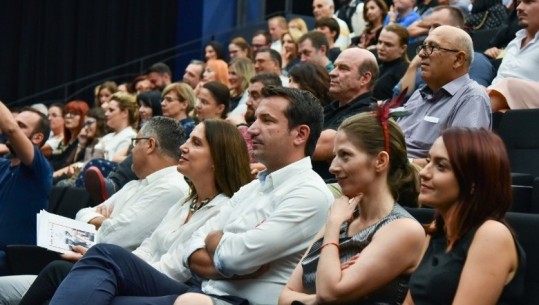 Festivali Mbarëkombëtar i Teatrit çel siparin e shfaqjeve tek 'Turbina', Veliaj: Kjo trupë meriton më shumë
