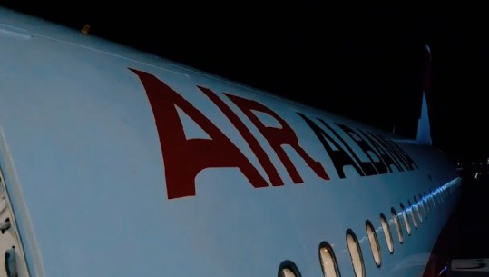 Edi Rama nis ditën me 'Air Albania', poston pamje të fluturimit që bëri bashkë analistë, reporterë e gazetarë