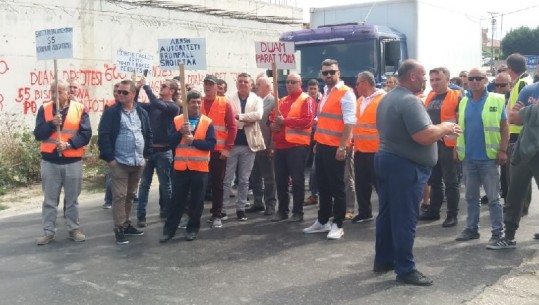 10 mln euro pa u paguar, punonjësit e By Pass-it të Fierit në protestë: Javën tjetër grevë në Tiranë