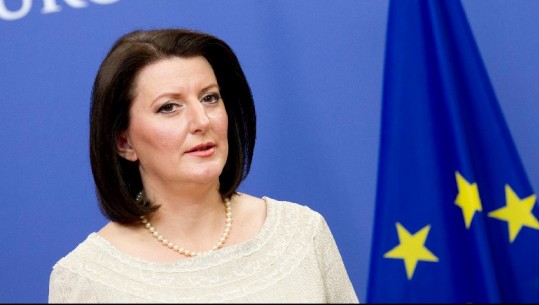 Meta i jep shtetësinë shqiptare ish-presidentes së Kosovës, Atifete Jahjaga (Dekreti)