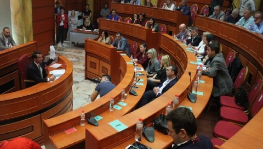 Këshilli Bashkiak, Veliaj: Opozita iku, la pa votuar ndihma të rëndësishme sociale 