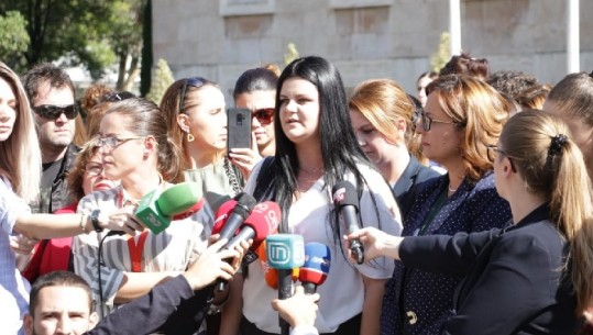 Dhuna mbi Xhisiela Malokun, gratë e politikës: Të hetohet ngjarja, stop dhunës!