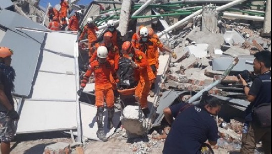 Bilanc tragjik nga tërmeti dhe tsunami në Indonezi, mbi 1200 viktima