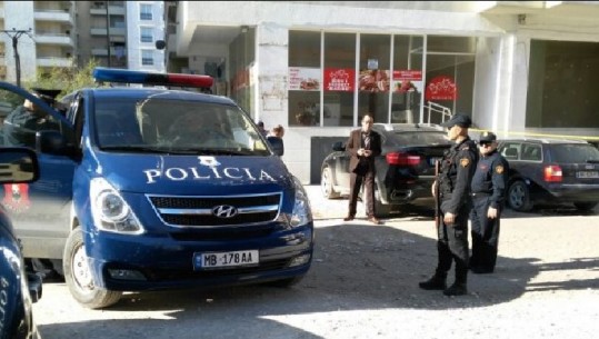 Elbasan, plagosi me thikë 29-vjeçarin pas sherrit në lokal, arrestohet autori (EMRI)
