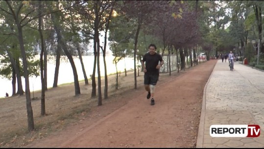 Me këmbën protezë, por merr pjesë në maratonën e Tiranës, historia frymëzuese e Lazimit