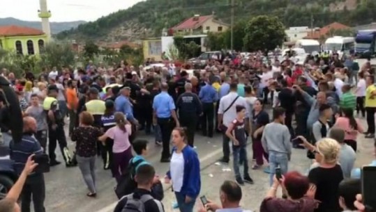 Protesta në Elbasan, policia padit deputetin e PD dhe mohon akuzat për dhunë: Nuk goditëm fëmijët