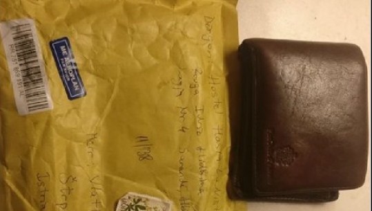 Turisti kroat humbi portofolin në Sarandë, i riu shqiptar ia dërgon me postë në shtëpi (Foto)