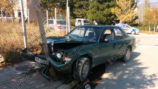 Përplasen dy “Benz”-a afër spitalit të Kukësit, katër të plagosur (Foto+Video)