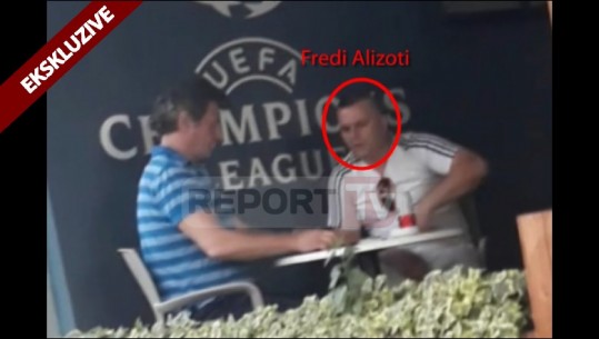 Gazetari Artan Hoxha publikon foton ekskluzive: Fredi Alizoti në lokal me Sali Lushajn,eksponent i PD