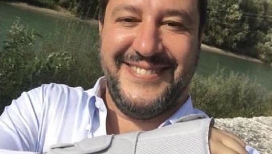 Salvini pëson frakturë, poston foto me allçi: Të bësh sport në moshën time, mund të jetë diçka e rrezikshme