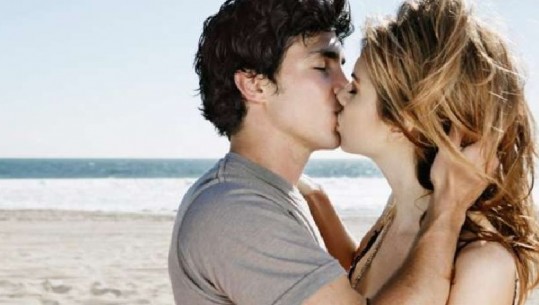 7 gjëra që mund të mësoni për një njeri vetëm me një puthje