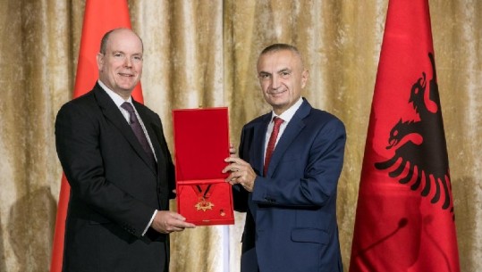 Meta pret në Tiranë princin e Monakos, i dorëzon “Dekoratën e Flamurit Kombëtar”