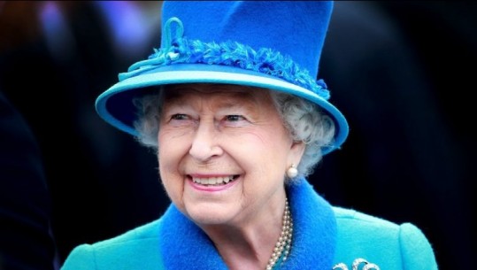 Mbretëresha Elizabeth 'kërkon' qendrën e vëmendjes