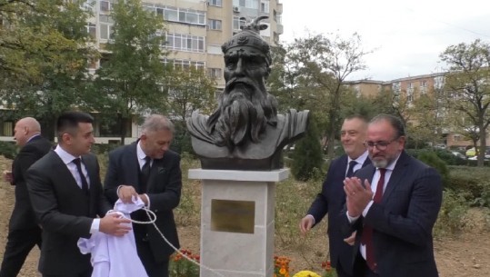 Vendoset në Krajovë busti i Skënderbeut, kryebashkiaku rumun: Do rrisim bashkëpunimin