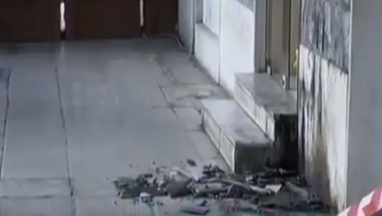Sulmohet me bombë molotov një agjenci turistike shqiptare në Athinë (VIDEO)